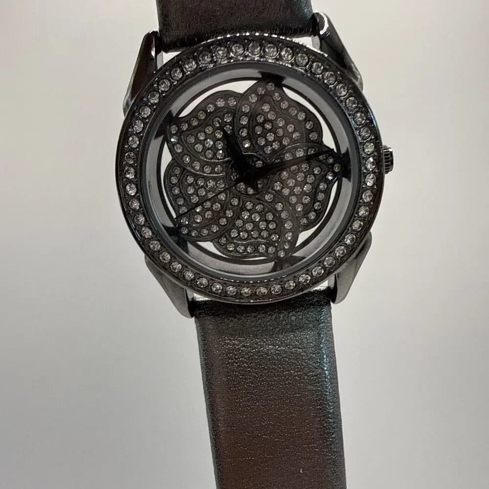 Women Victoria Wieck Swarovski Rose Quartz Analog 37mm New Battery Causal Watch